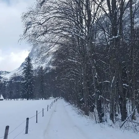 瓦尔基斯特木屋公寓